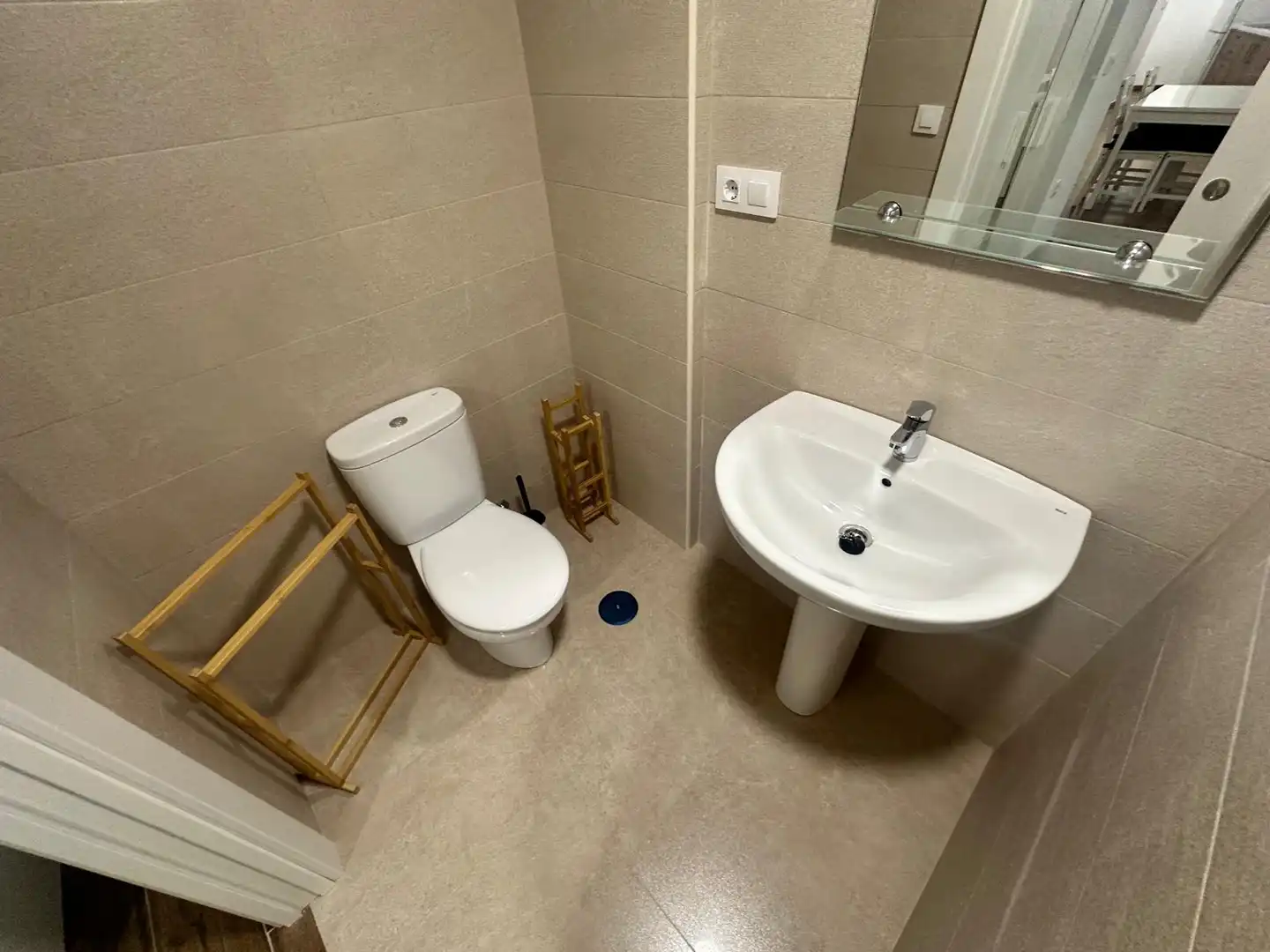 Badezimmer von Loft zur Miete in Jaén mit Möbliert, Waschmaschine und Mikrowelle
