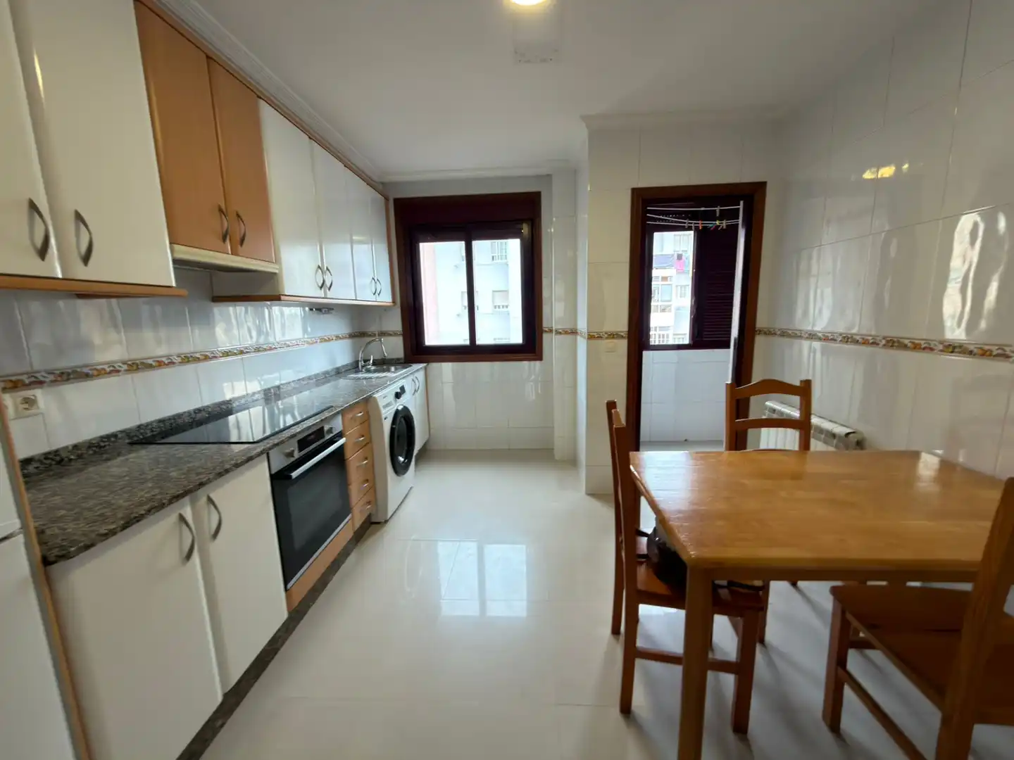 Cocina de Piso en venta en Pontevedra Capital  con Calefacción, Parquet y Trastero