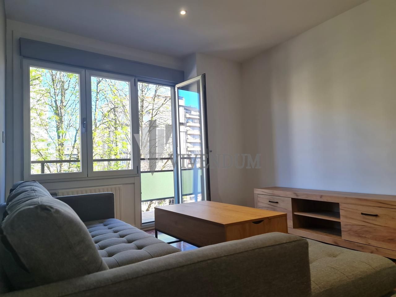 Living room of Apartment for sale in Vigo   with Heating, Parquet flooring and Storage room
