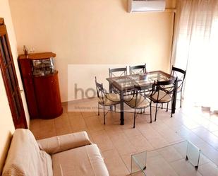 Living room of Flat to rent in  Sevilla Capital  with Air Conditioner and Furnished