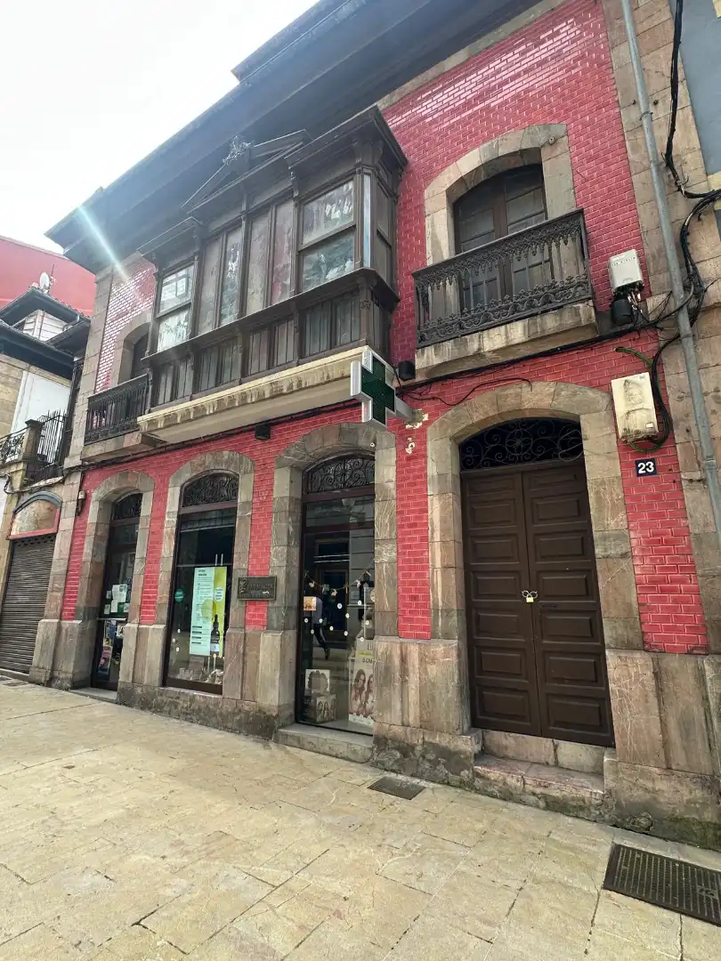 Außenansicht von Gebäude zum Verkauf in Avilés