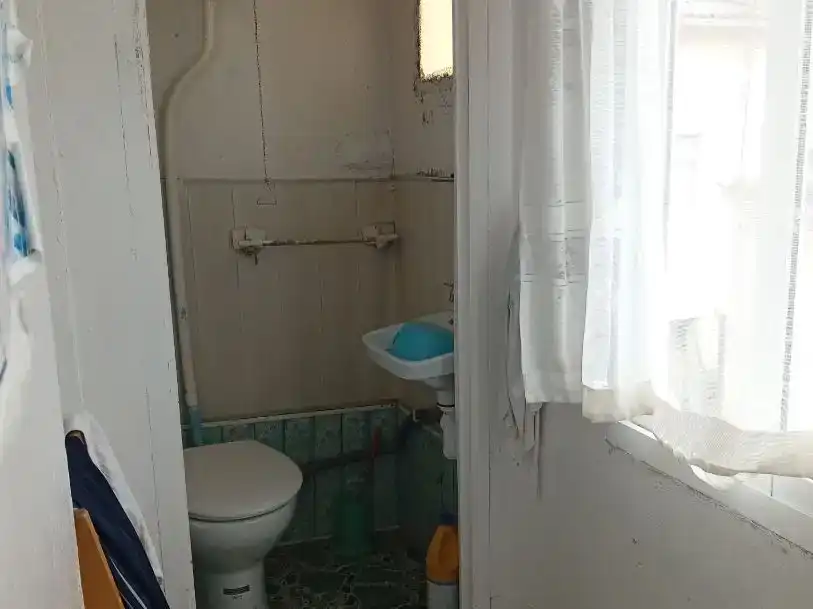 Bany de Pis en venda en Cariño amb Balcó
