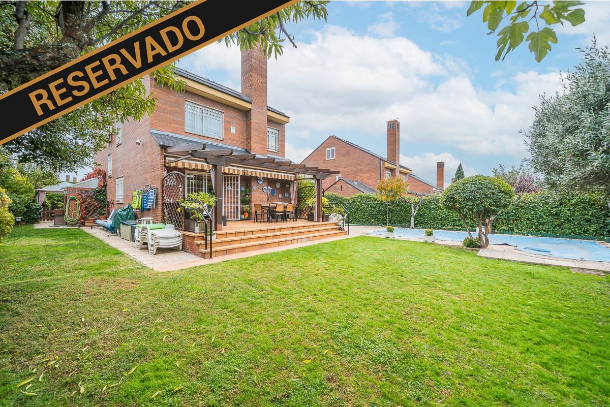 Garden of House or chalet for sale in Torrelodones  with Air Conditioner, Heating and Private garden