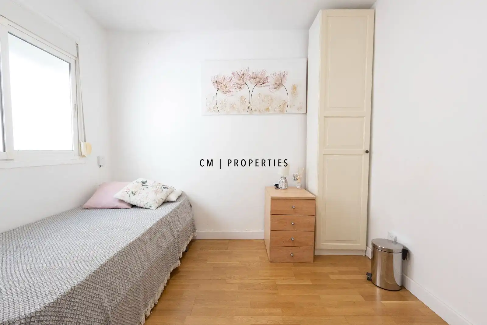 Habitación de Piso de alquiler en Valencia con Aire acondicionado, Parquet y Amueblado