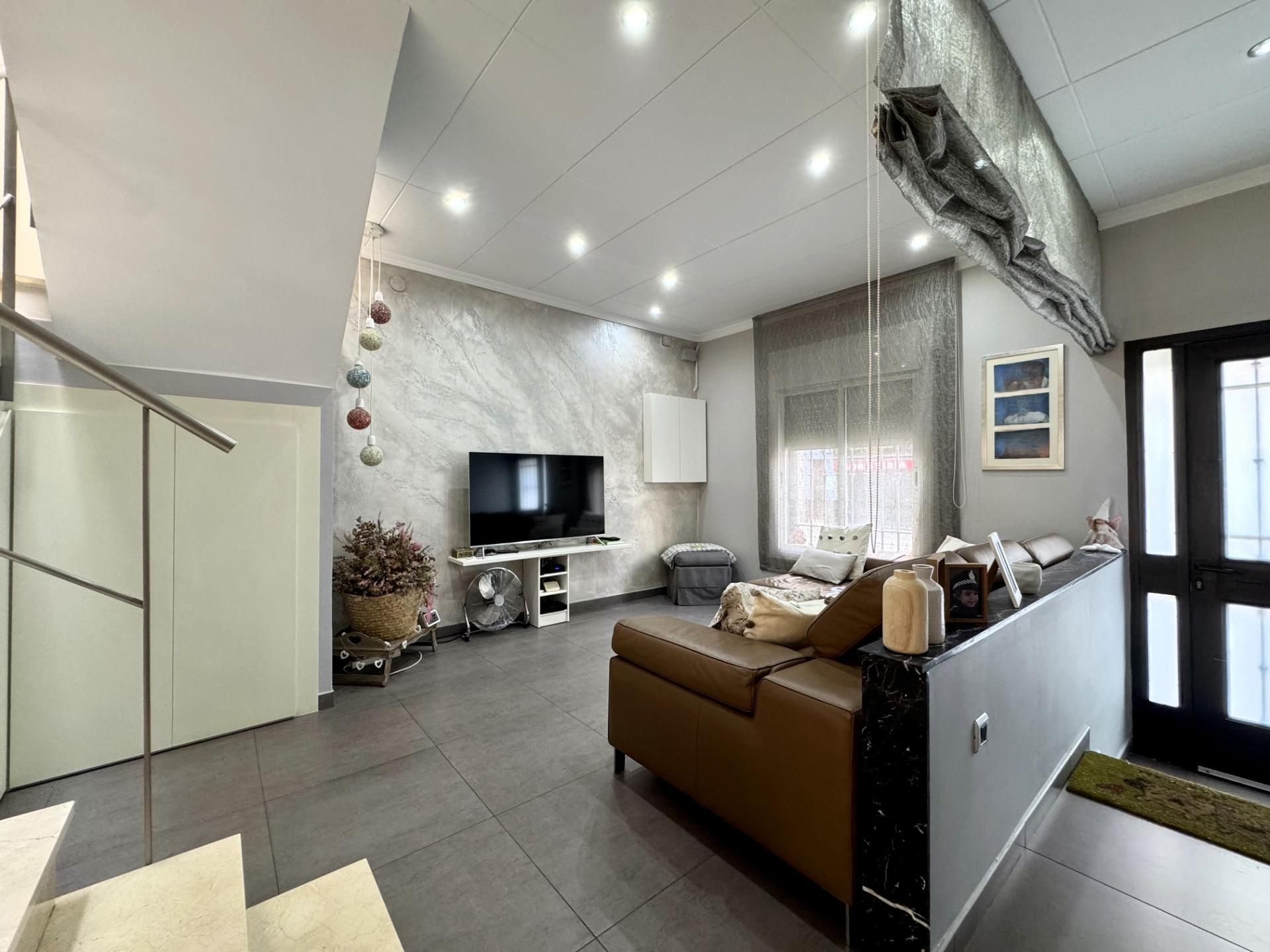 Sala de estar de Casa o chalet en venta en Sabadell con Parquet y Terraza