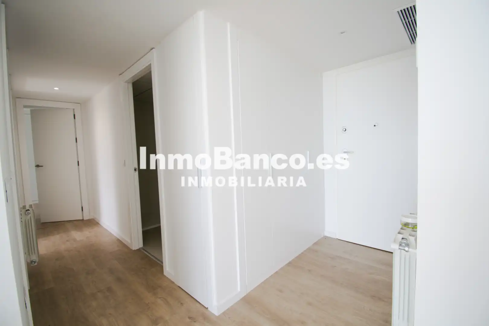 Flat for rent in Valencia  with Air Conditioner, Heating and Storage room