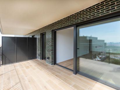 Vista exterior de Pis de lloguer en Esplugues de Llobregat amb Aire condicionat, Calefacció i Terrassa