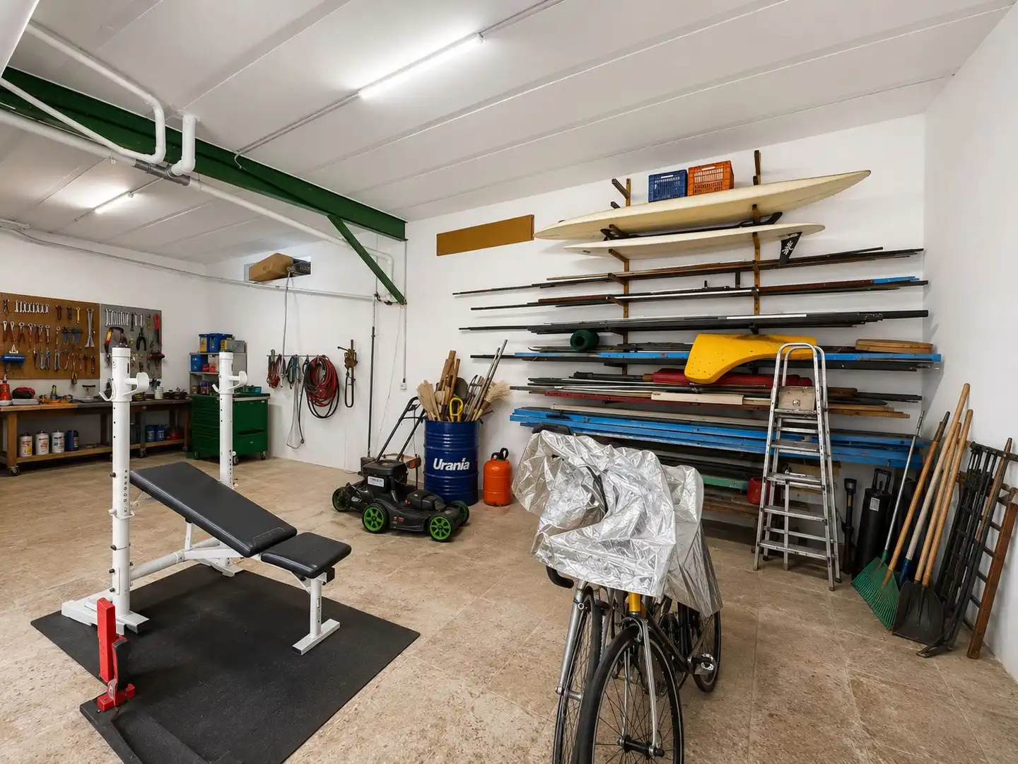 Houses for sale in Sevilla  with Storage room and Swimming Pool