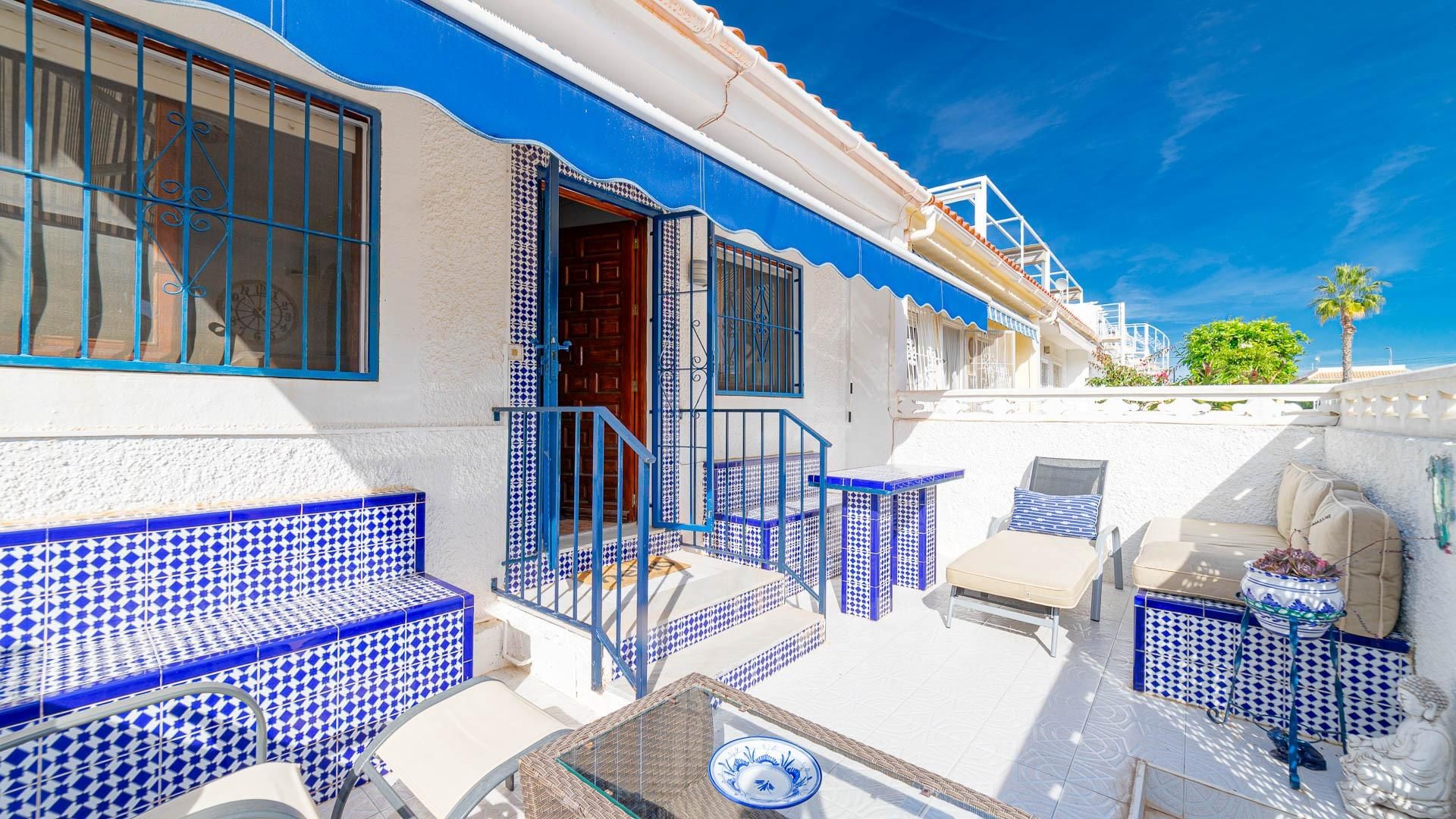 Terrace of House or chalet for sale in Torrevieja  with Private garden, Terrace and Community pool