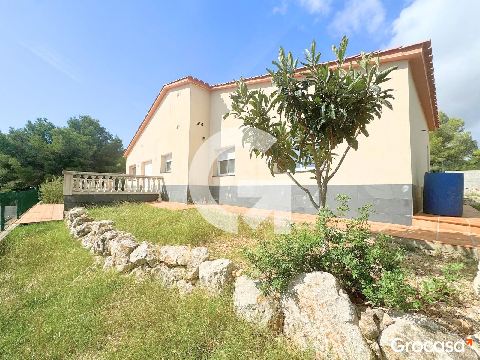 Vista exterior de Casa o xalet en venda en Cunit amb Jardí privat, Terrassa i Traster