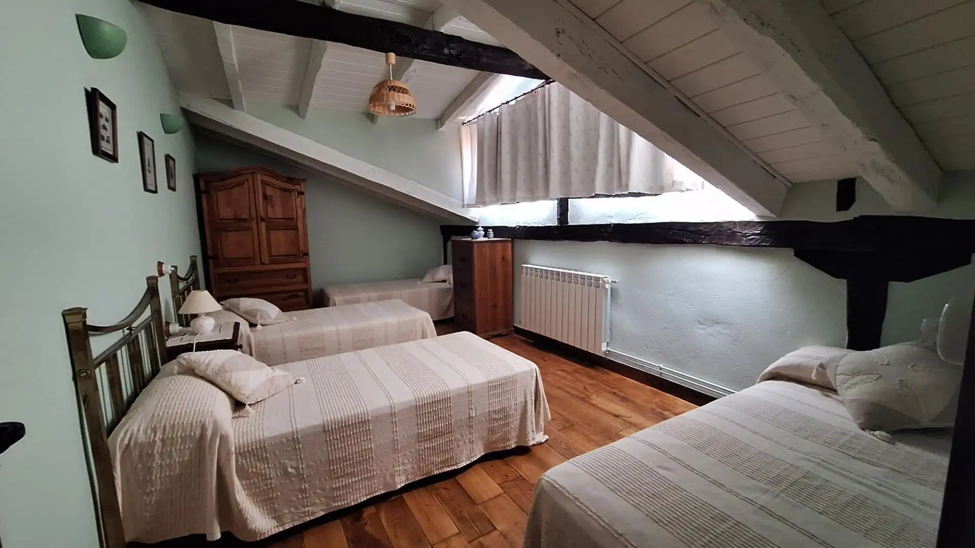 Habitación de Casa o chalet en venta en Camaleño con Calefacción, Trastero y Balcón