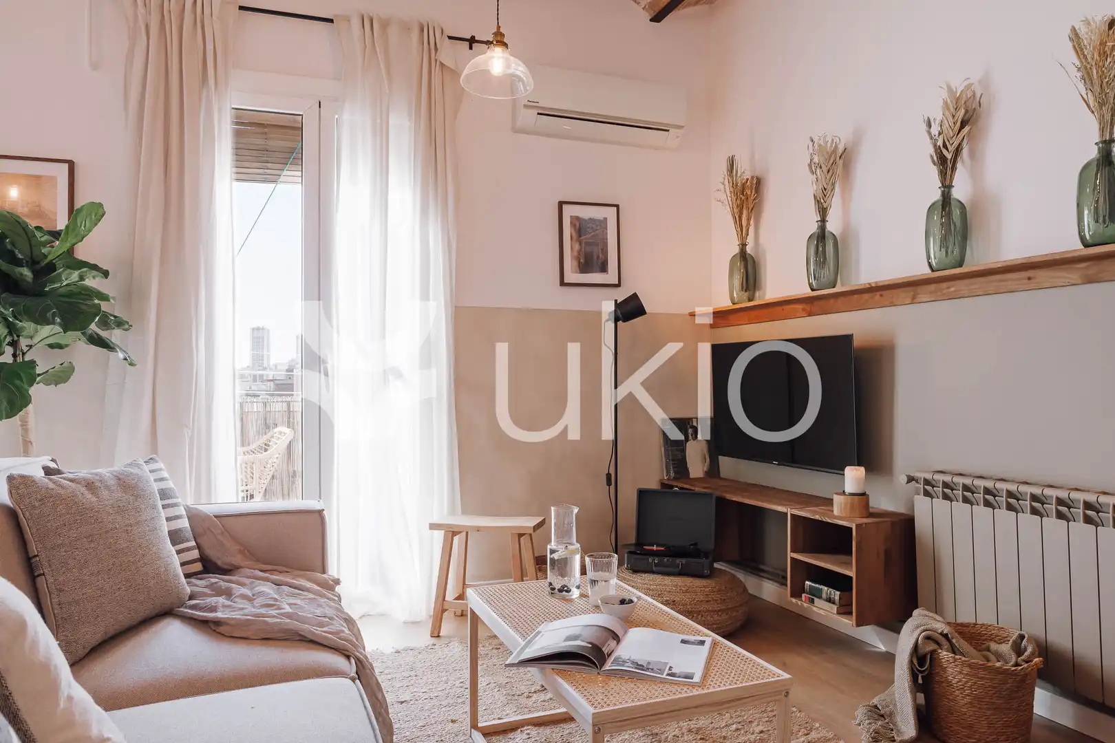 Sala de estar de Apartamento de alquiler en Barcelona con Aire acondicionado, Calefacción y Amueblado