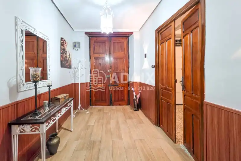 Casa amb terrassa en venda a Úbeda, imagen 3