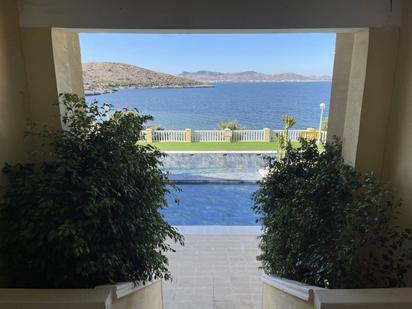 Piscina de Casa o xalet en venda en La Manga del Mar Menor amb Moblat