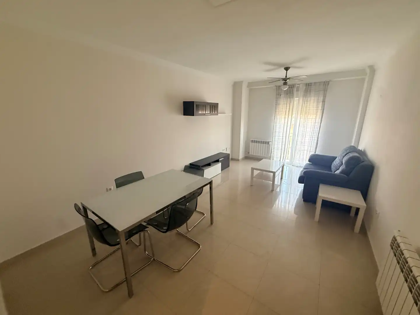 Sala d'estar de Pis en venda en Tomelloso amb Traster, Moblat i Forn