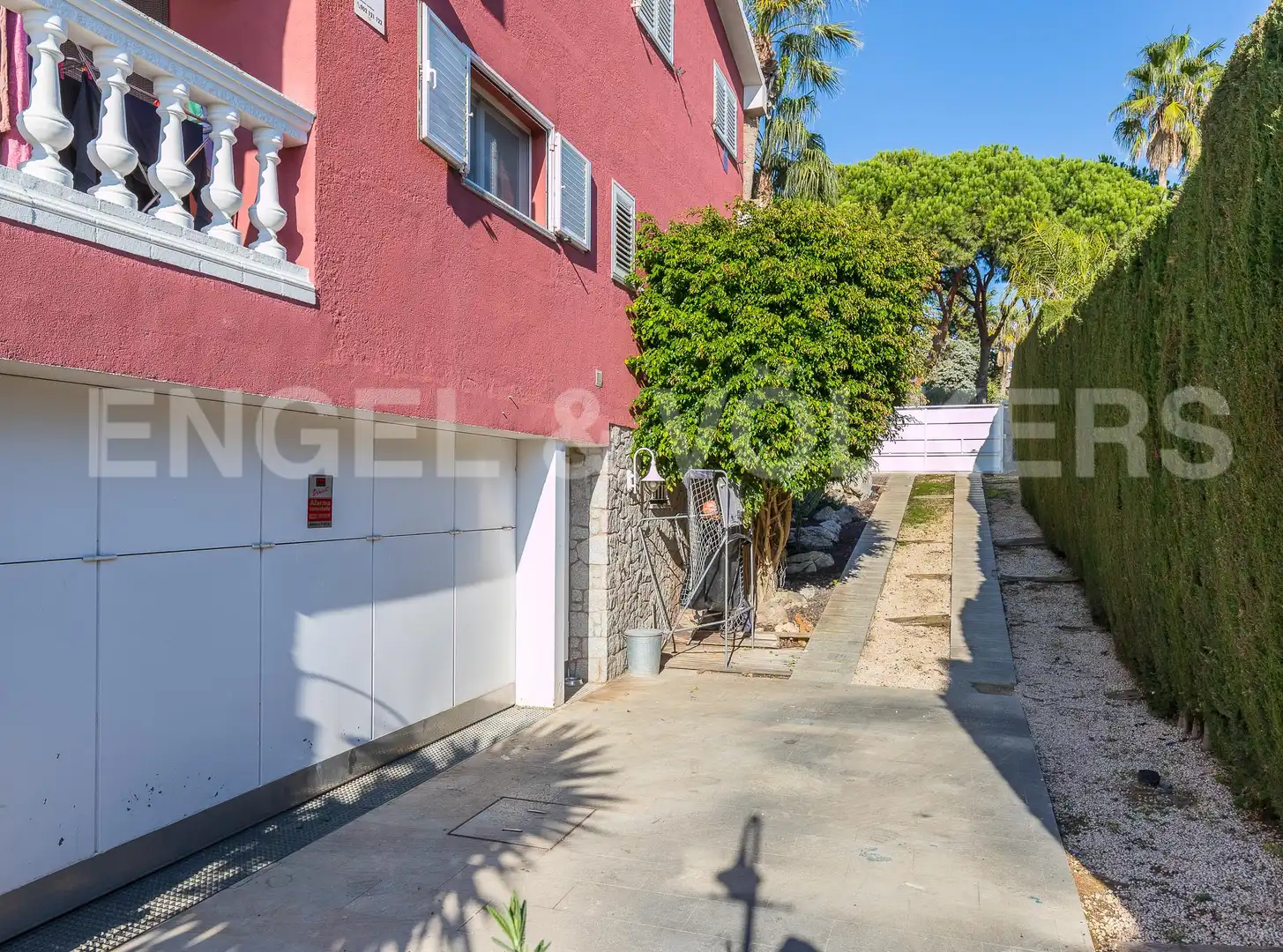 Vista exterior de Casa o chalet en venta en Alella con Aire acondicionado, Calefacción y Jardín privado