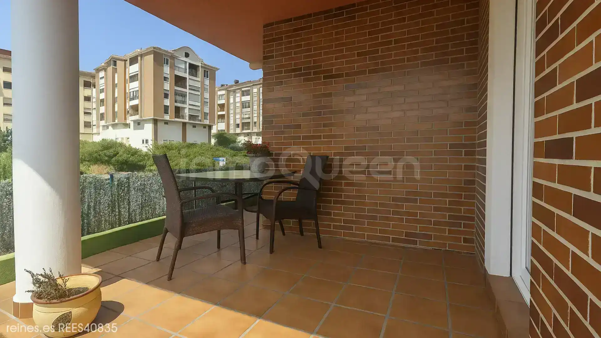 Terrassa de Casa adosada en venda en Siero amb Calefacció, Jardí privat i Terrassa