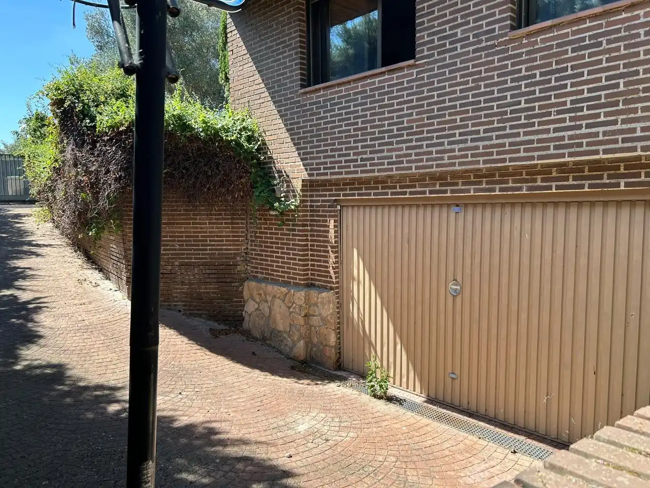 Parking de Casa o chalet en venta en Majadahonda con Calefacción, Jardín privado y Parquet