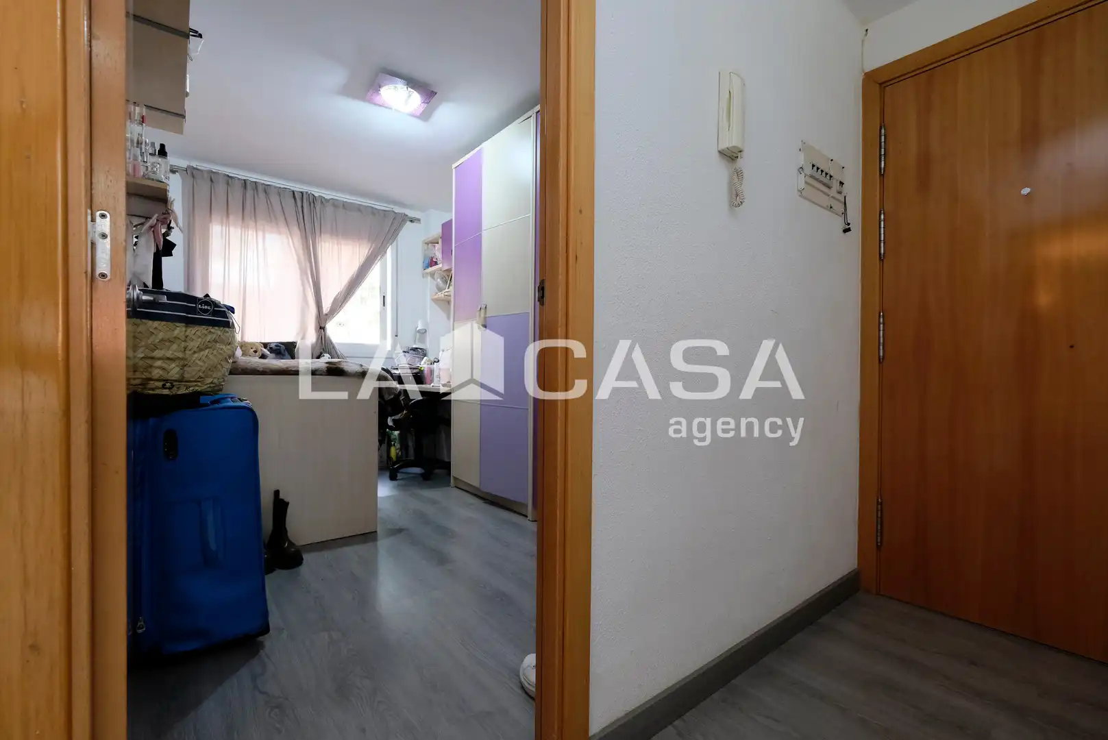 Piso en venta en Barcelona con Calefacción y Balcón