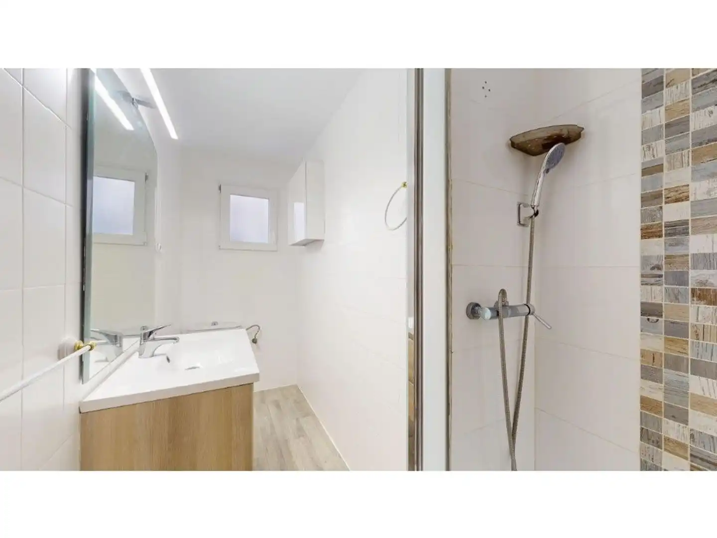 Bathroom of Flat for sale in Valencia