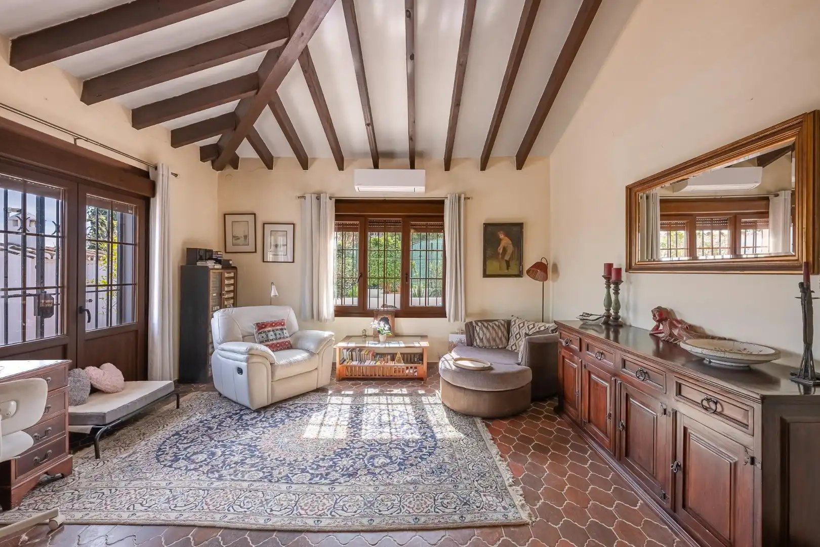 Sala d'estar de Casa o xalet en venda en Mijas amb Aire condicionat, Calefacció i Jardí privat
