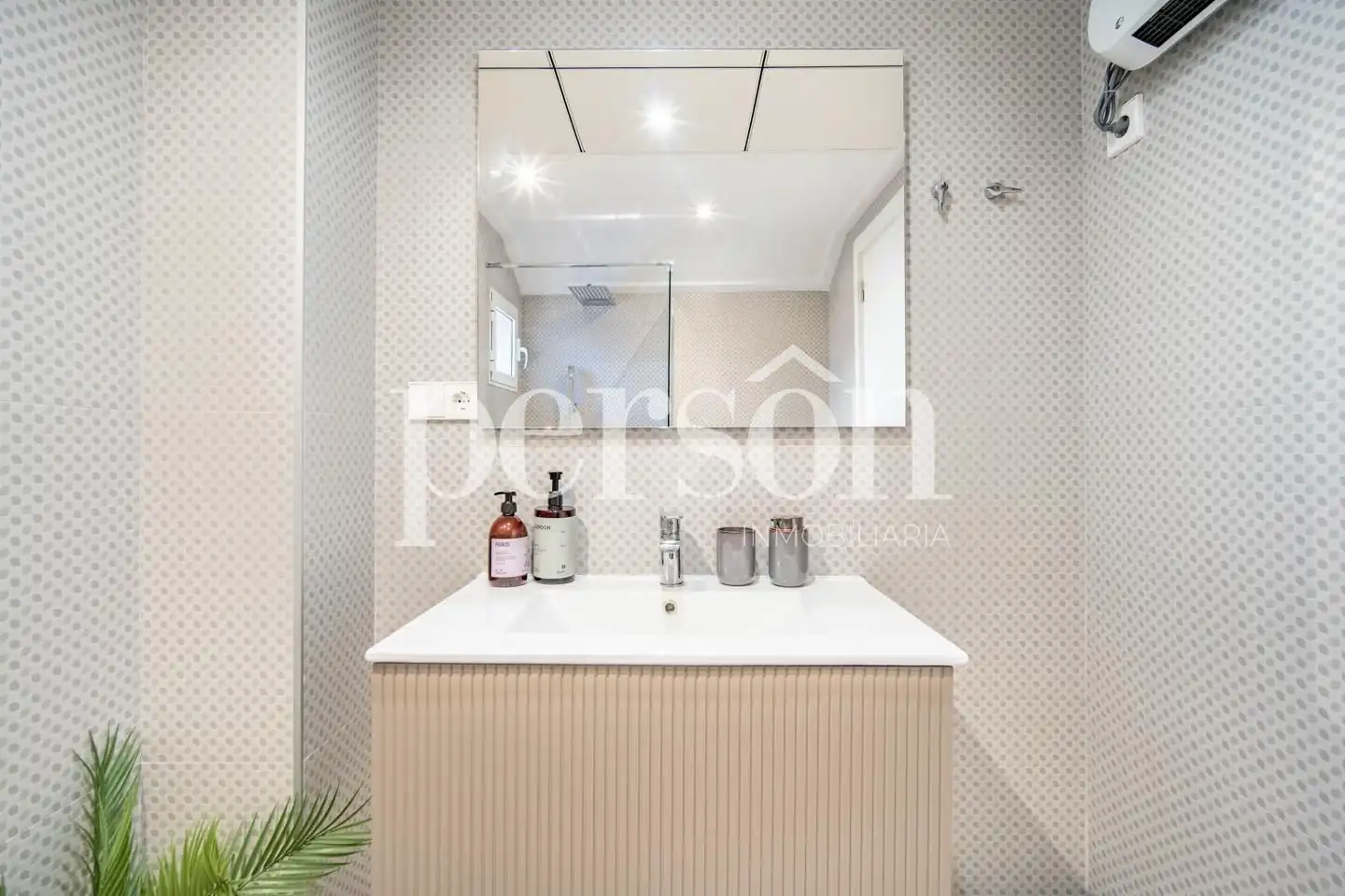 Bathroom of Houses for rent in Chiva  with Air Conditioner, Heating and Private garden