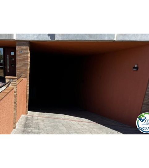 Foto 2 de Garaje en venta en Calle Via Emporitana, 82, Poble Nou - Olivar Gran, Figueres