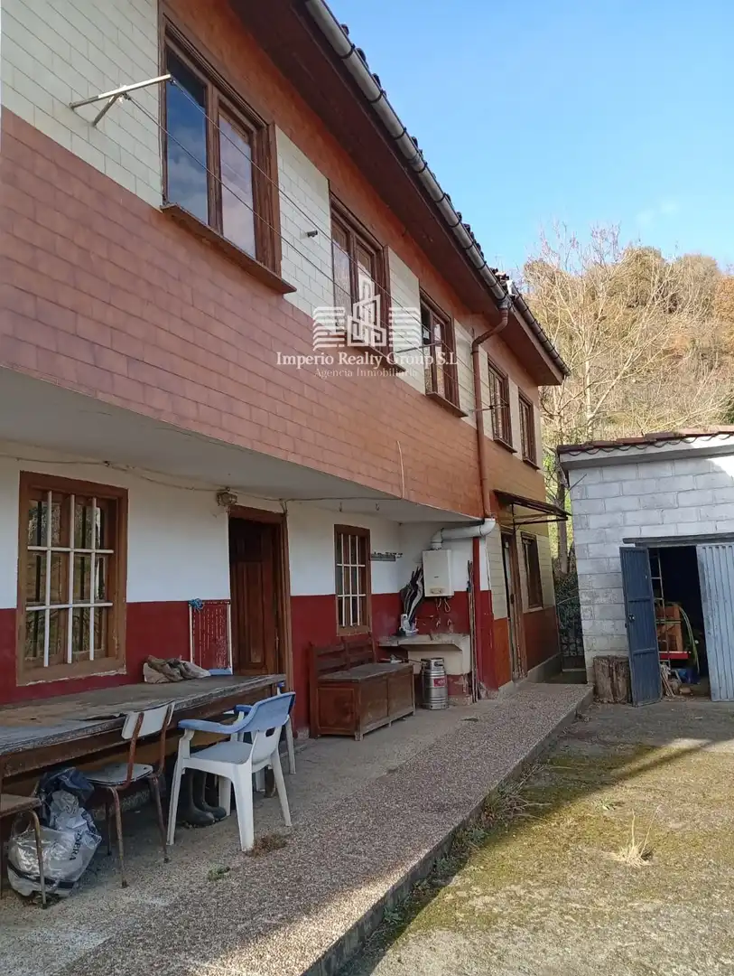 Außenansicht von Haus oder Chalet zum Verkauf in Mieres (Asturias) mit Terrasse