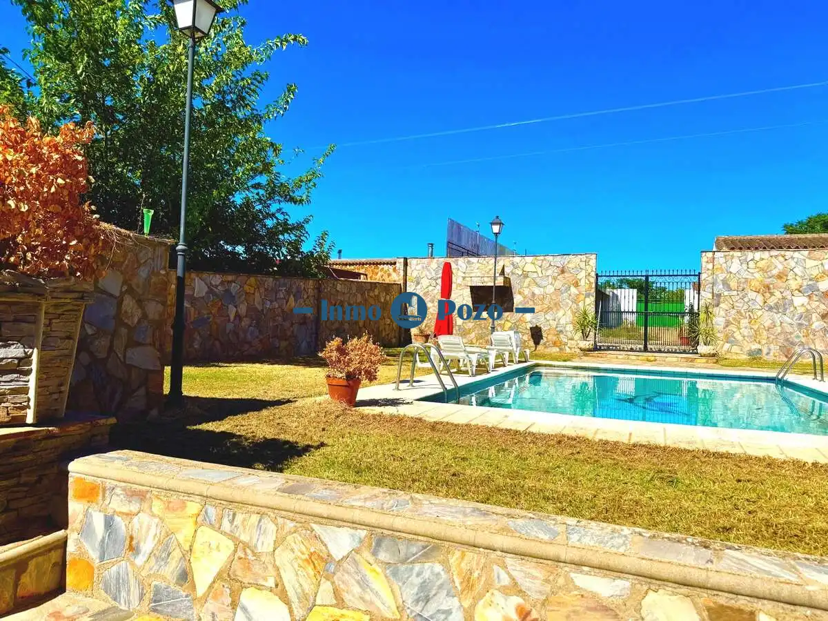 Villa zum Verkauf in Almendralejo, imagen 2