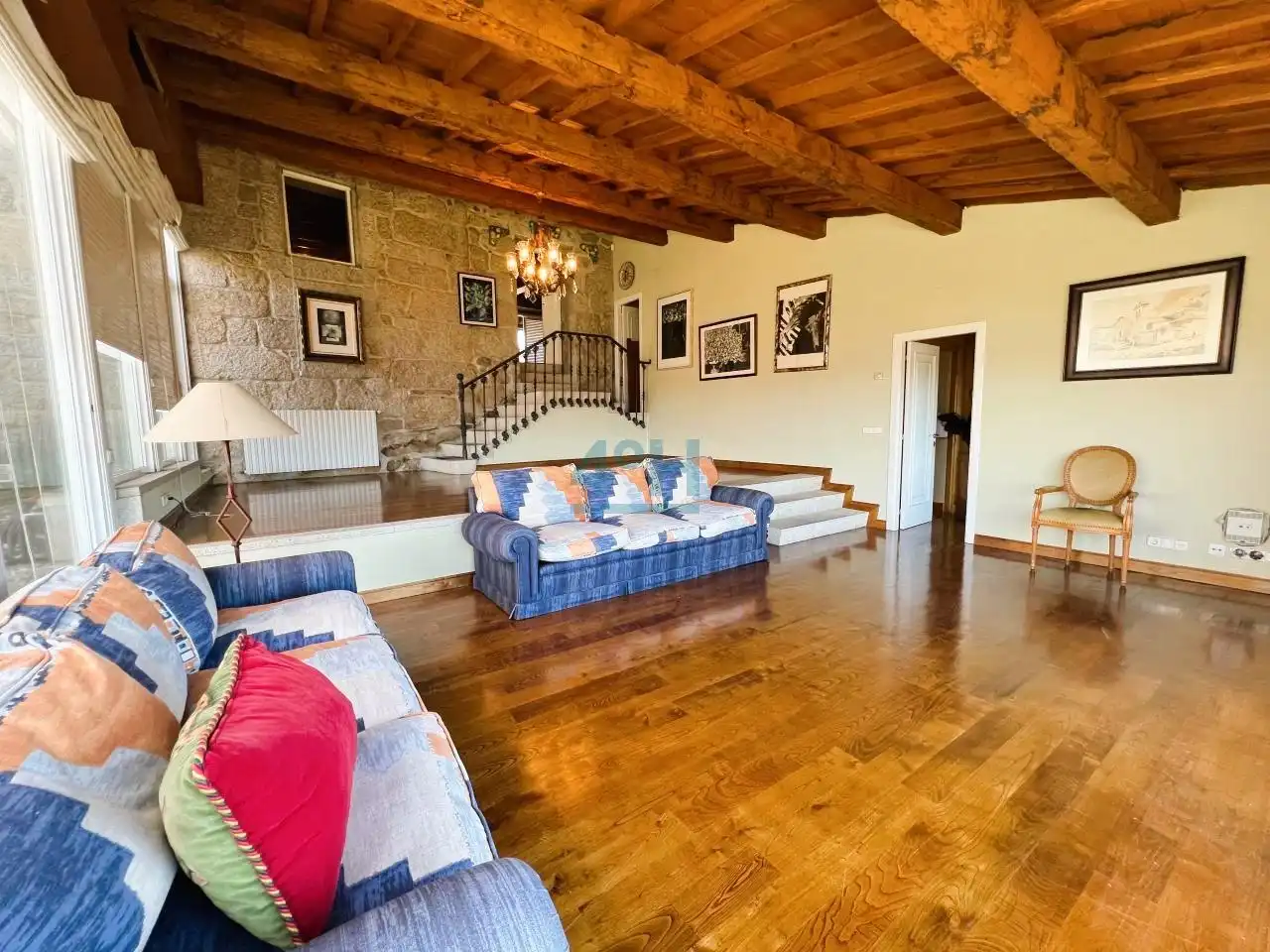 Sala de estar de Finca rústica de alquiler en San Cibrao das Viñas con Calefacción, Jardín privado y Terraza