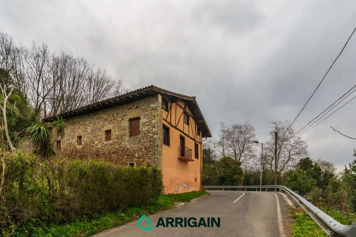 Vista exterior de Casa o xalet en venda en Donostia - San Sebastián  amb Calefacció, Jardí privat i Traster