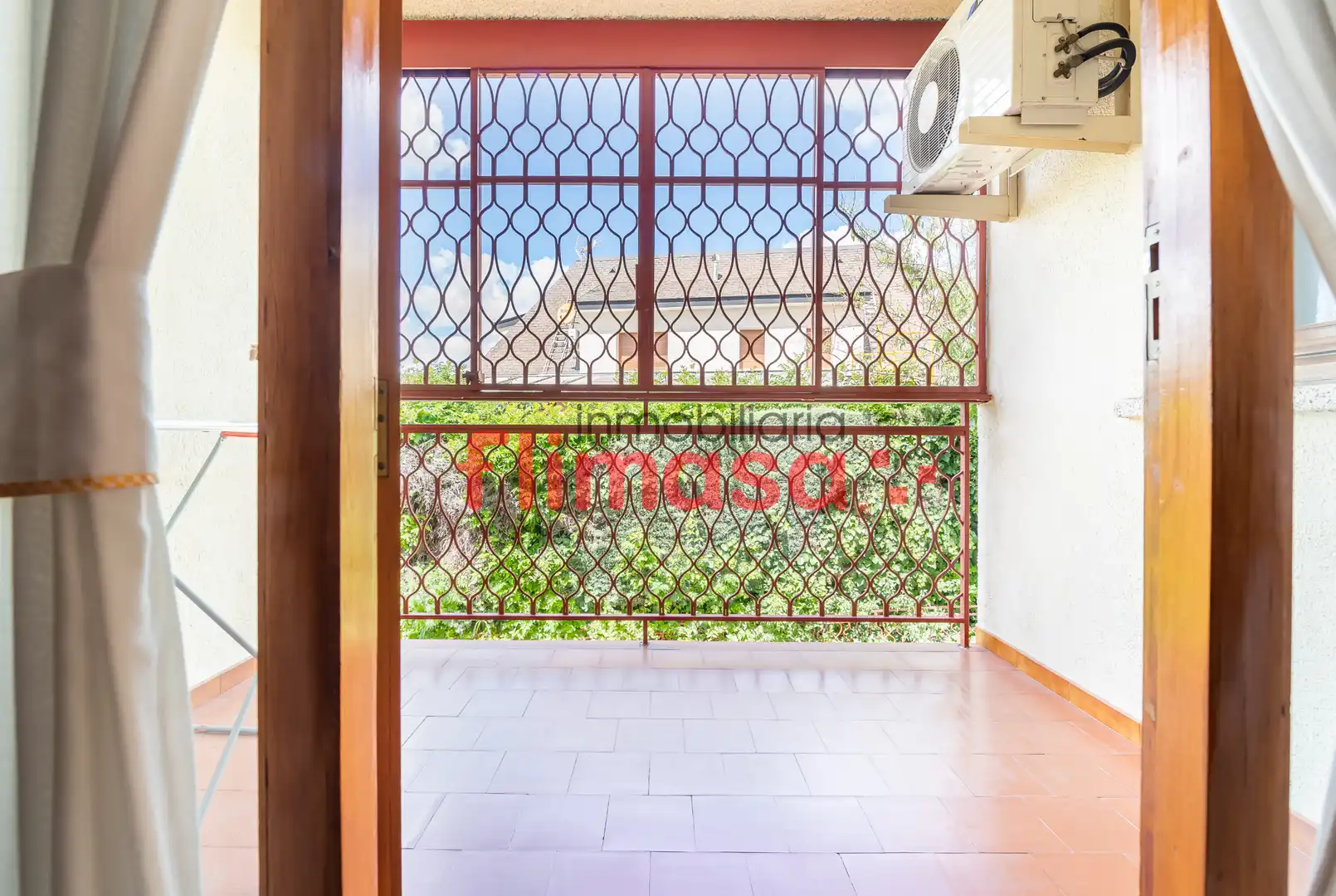 Balcony of Houses for sale in Villaviciosa de Odón  with Air Conditioner, Heating and Private garden