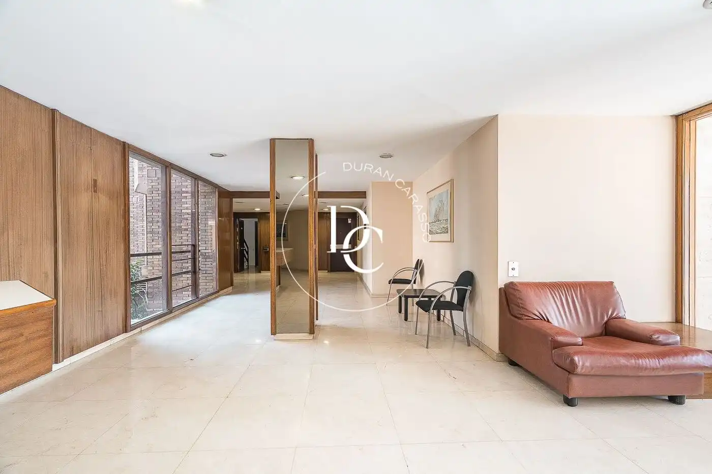 Sala de estar de Piso en venta en Barcelona con Calefacción y Balcón