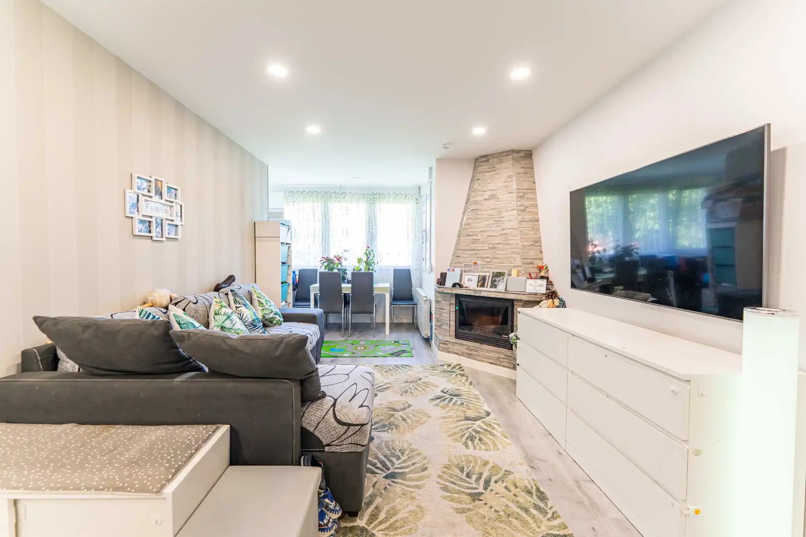 Sala de estar de Piso en venta en Collado Villalba con Calefacción, Amueblado y Piscina comunitaria