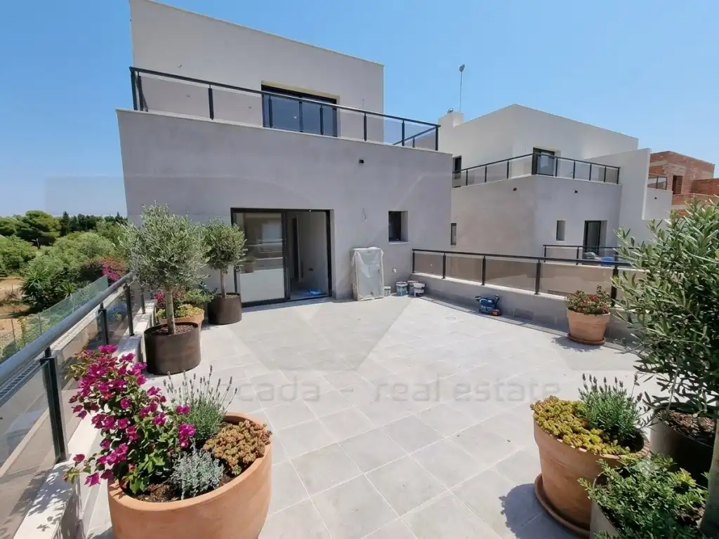 Reihenhaus mit Terrasse zum Verkauf in Calle Serra Llaveria 13