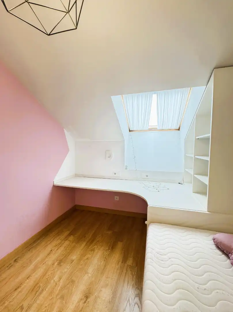 Habitación de Ático en venta en Avilés con Calefacción, Parquet y Terraza