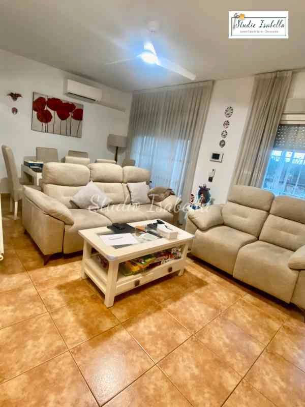 Sala d'estar de Casa adosada en venda en  Toledo Capital amb Aire condicionat, Calefacció i Terrassa