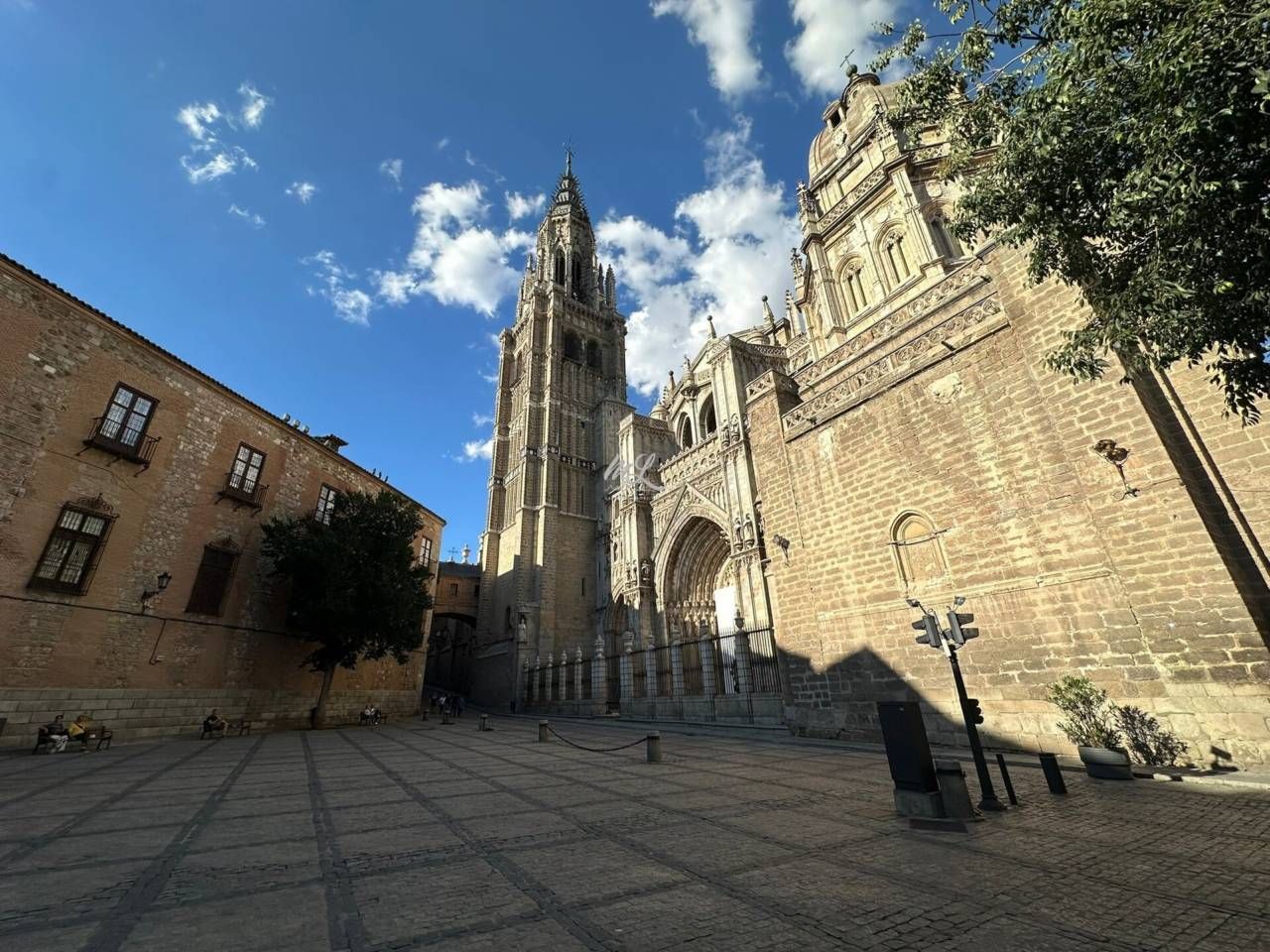 Vista exterior de Local en venda en  Toledo Capital amb Aire condicionat
