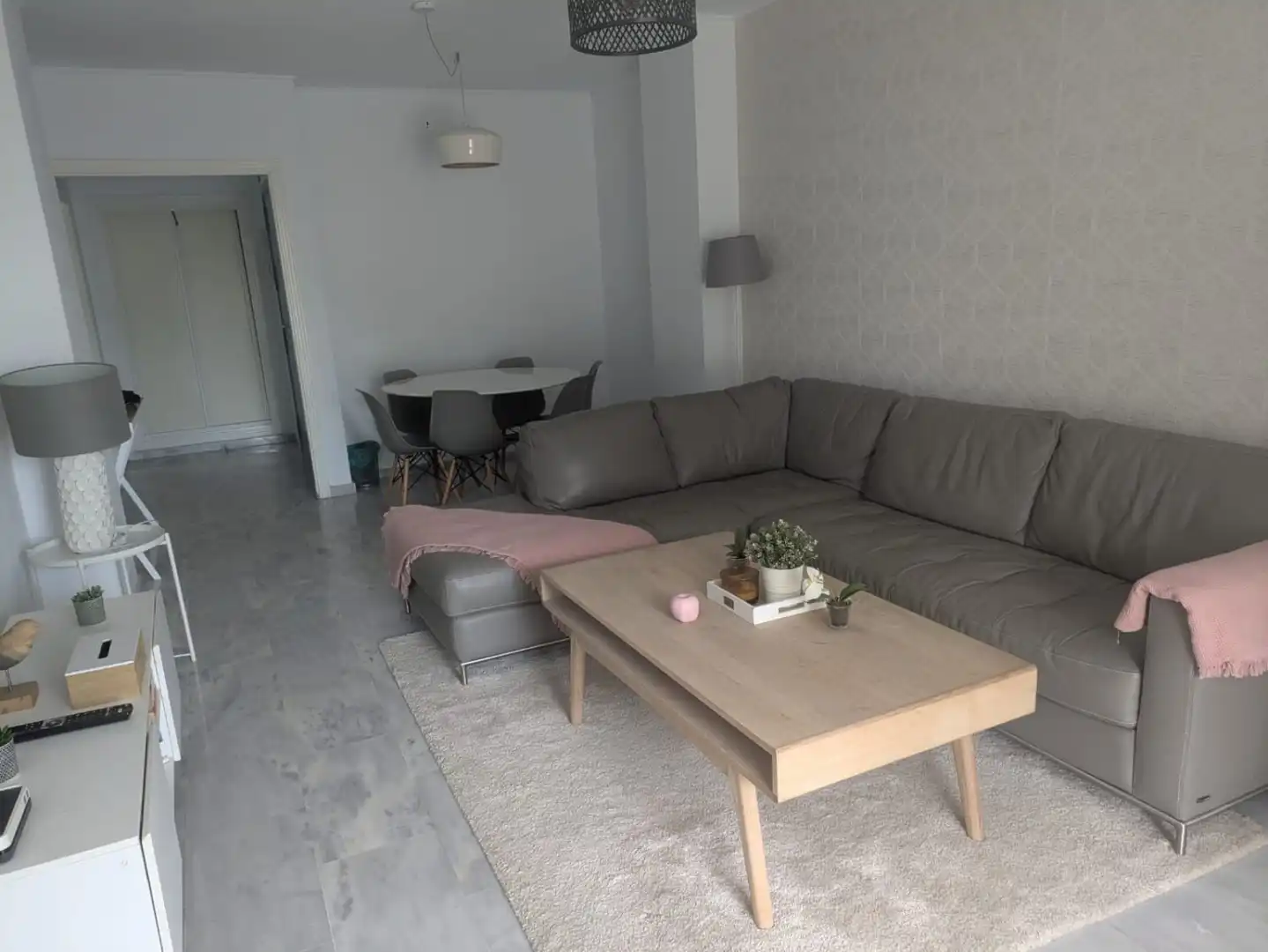 Sala d'estar de Apartament de lloguer en Marbella amb Terrassa