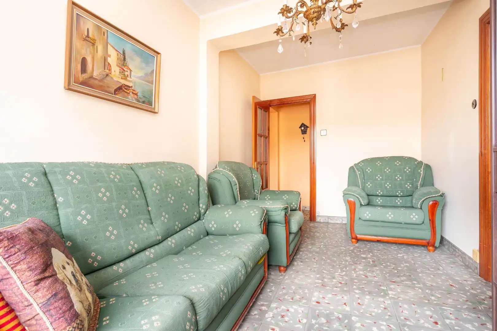 Sala d'estar de Pis en venda en Oviedo  amb Calefacció i Moblat