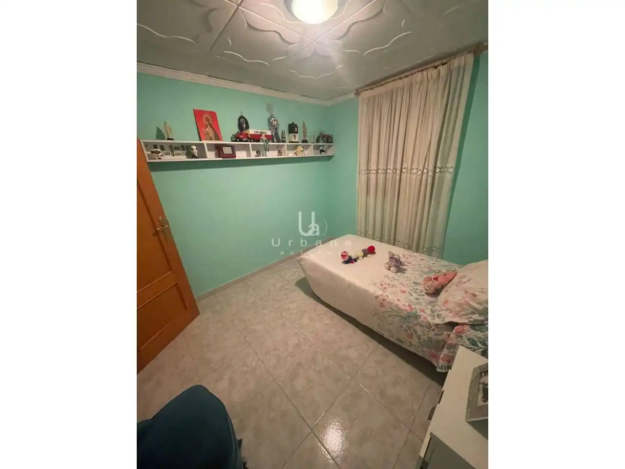 Dormitori de Casa o xalet en venda en Alzira amb Aire condicionat, Terrassa i Moblat