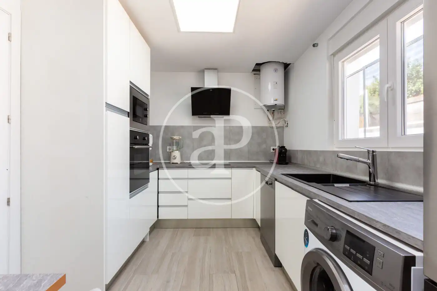 Cocina de Casa o chalet en venta en La Pobla de Vallbona con Aire acondicionado, Jardín privado y Terraza