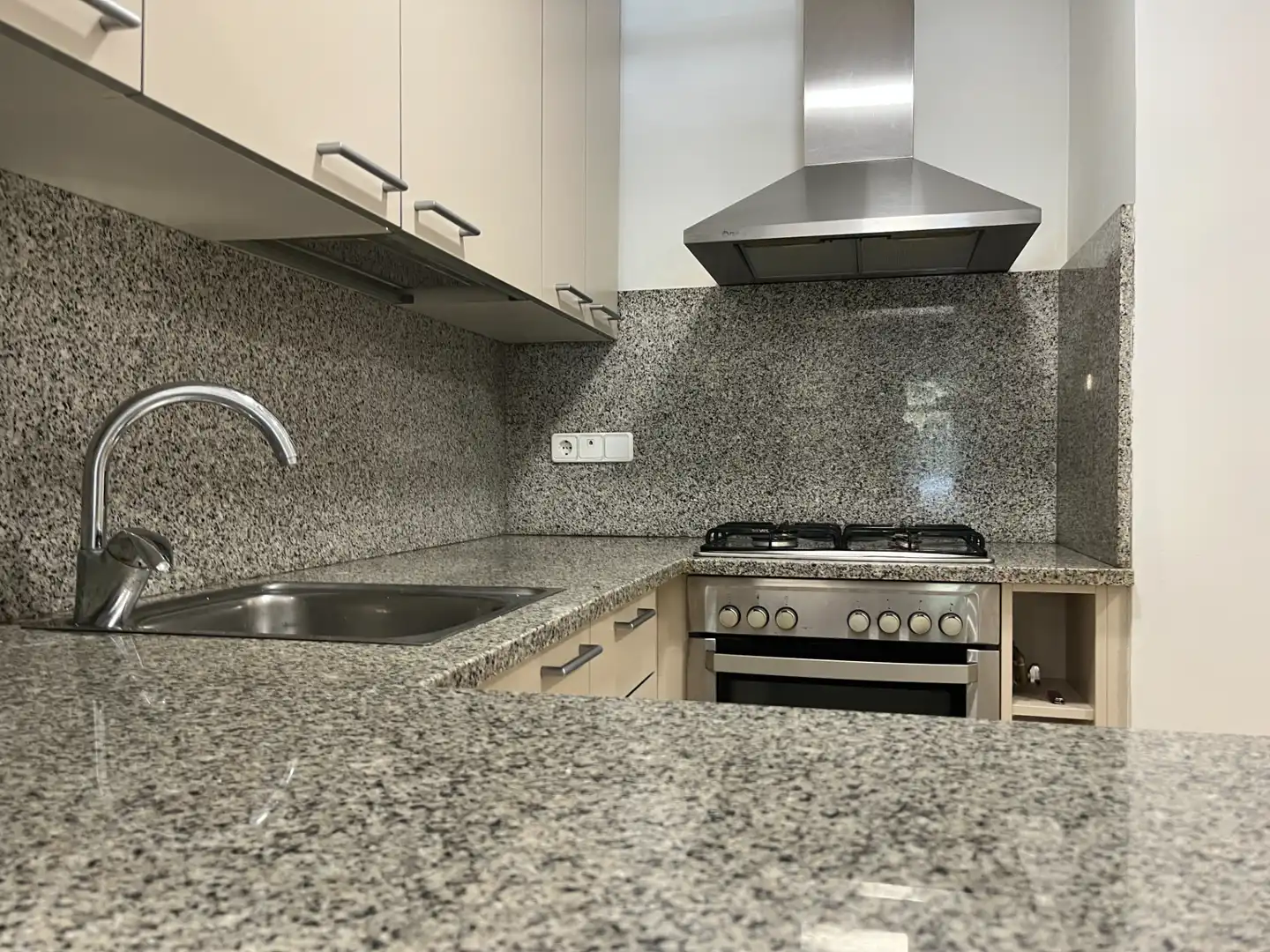 Cocina de Piso en venta en Girona con Calefacción
