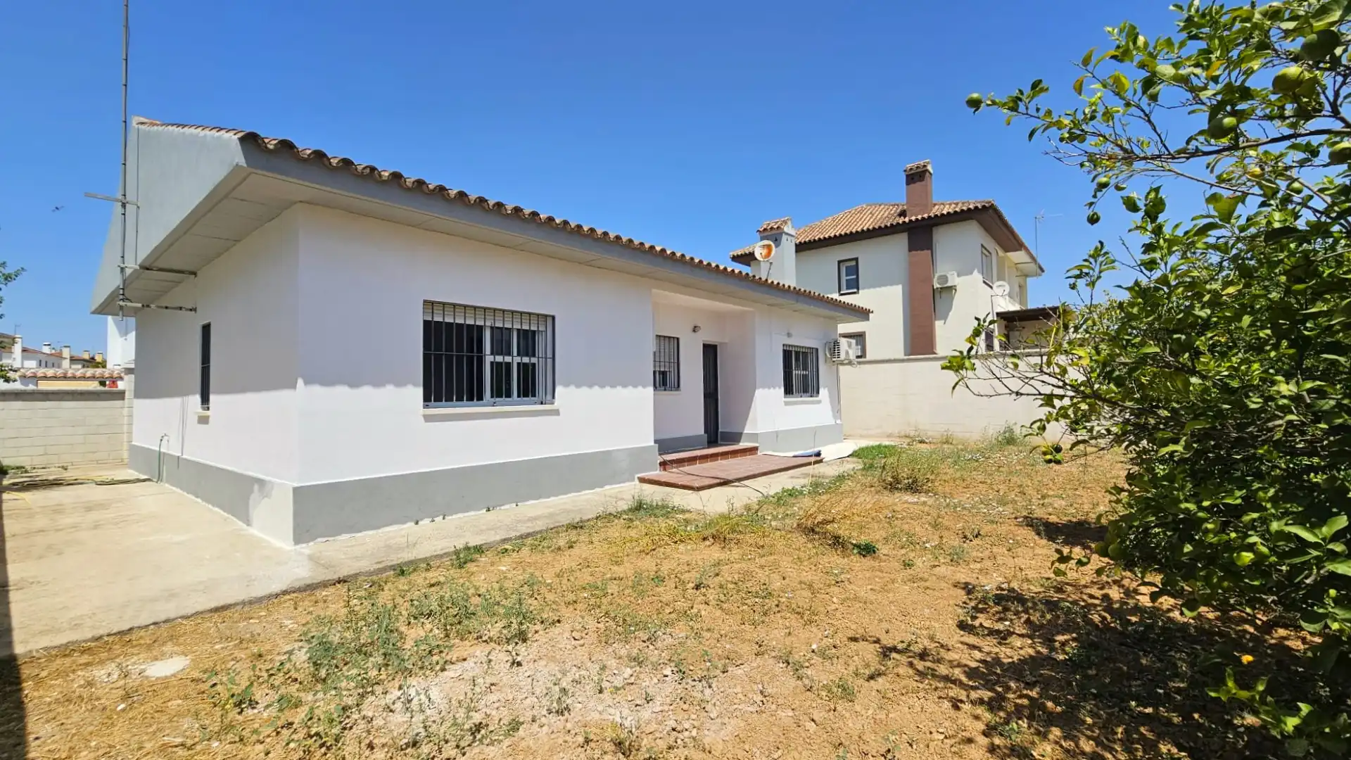 Vista exterior de Casa o xalet en venda en Espartinas Pueblo