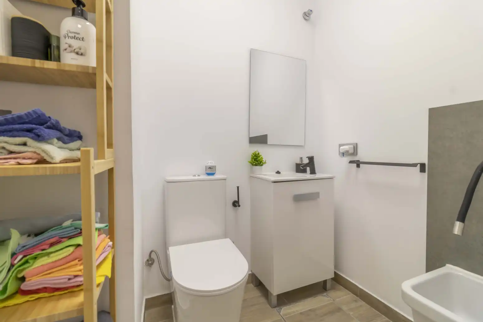 Baño de Local en venta en Sevilla con Domótica