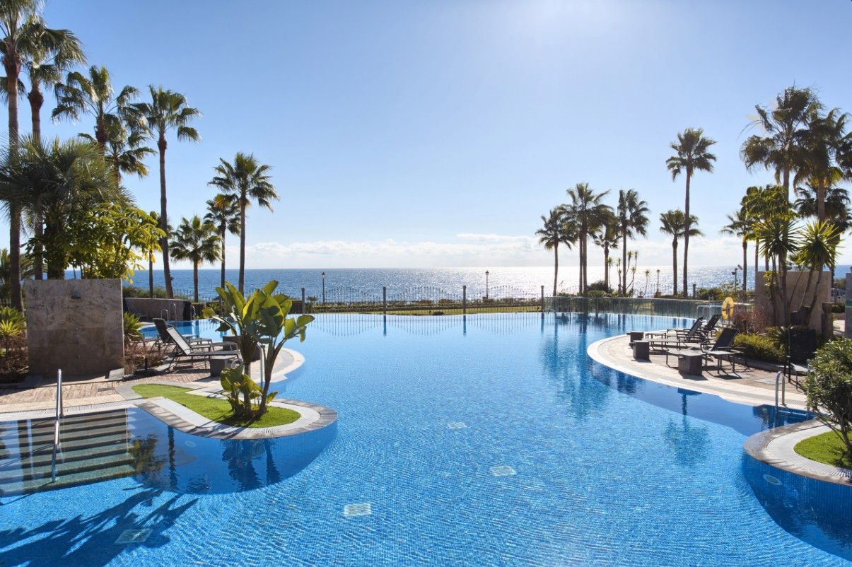 Swimming pool of Apartment for sale in Estepona  with Air Conditioner, Heating and Private garden