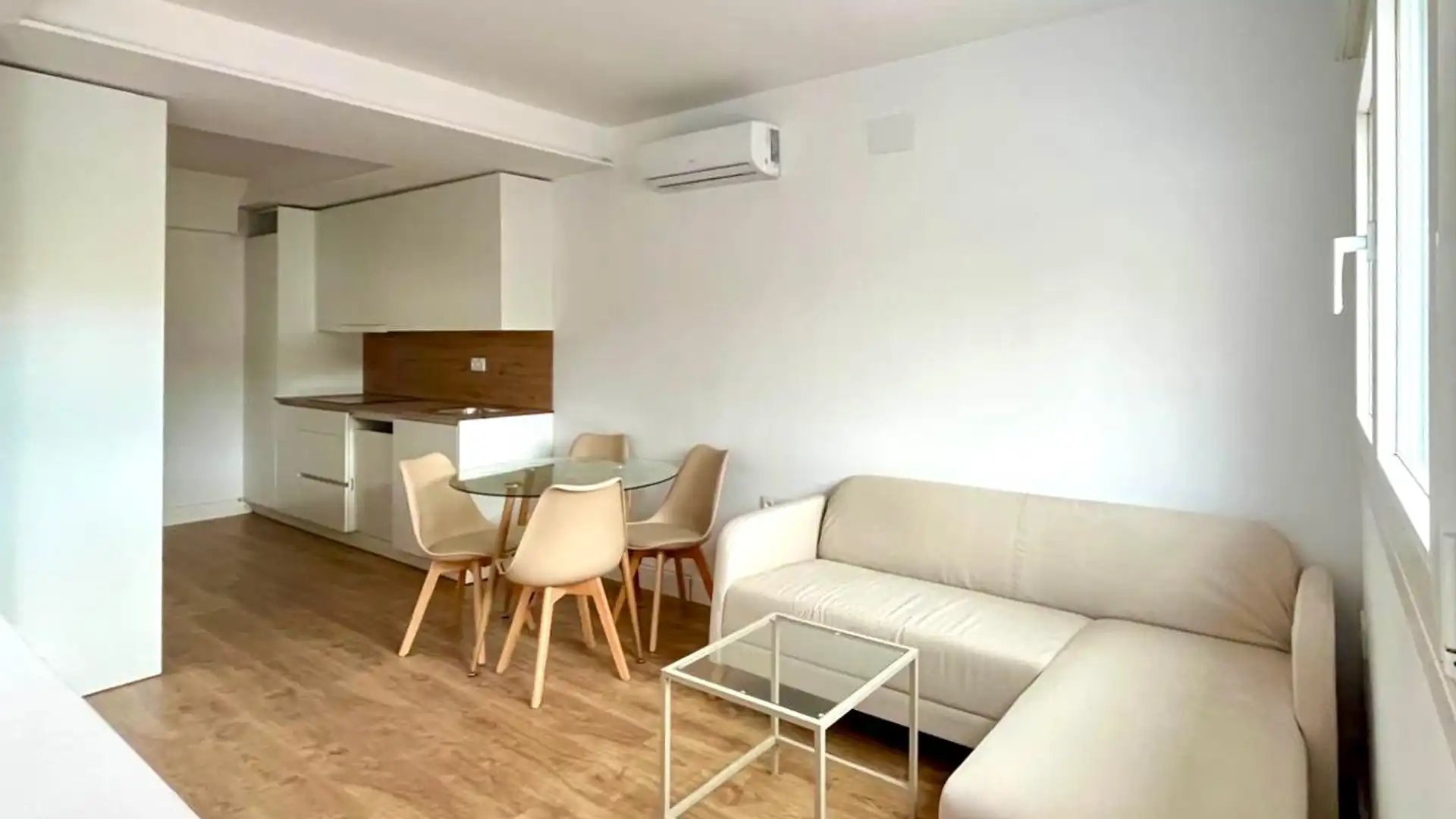 Living room of Flat for sale in  Huelva Capital  with Air Conditioner and Furnished