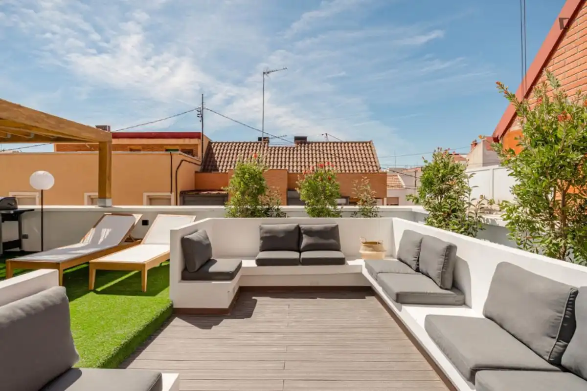 Terrassa de Estudi de lloguer en Madrid amb Aire condicionat, Calefacció i Moblat