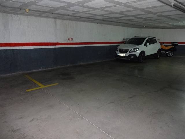 Garaje en Alquiler en Rambla De La Muntanya, 106 en El Guinardó