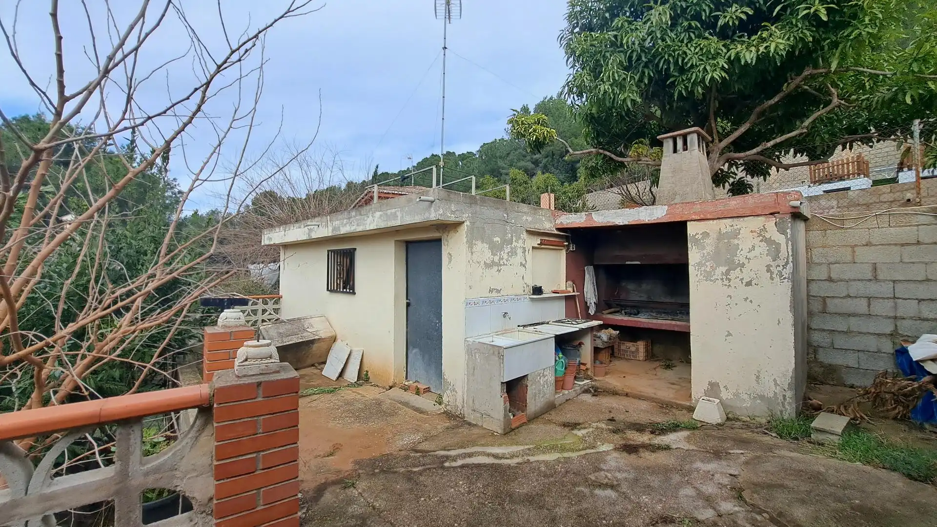 Exterior view of Houses for sale in Alzira  with Terrace, Storage room and Swimming Pool